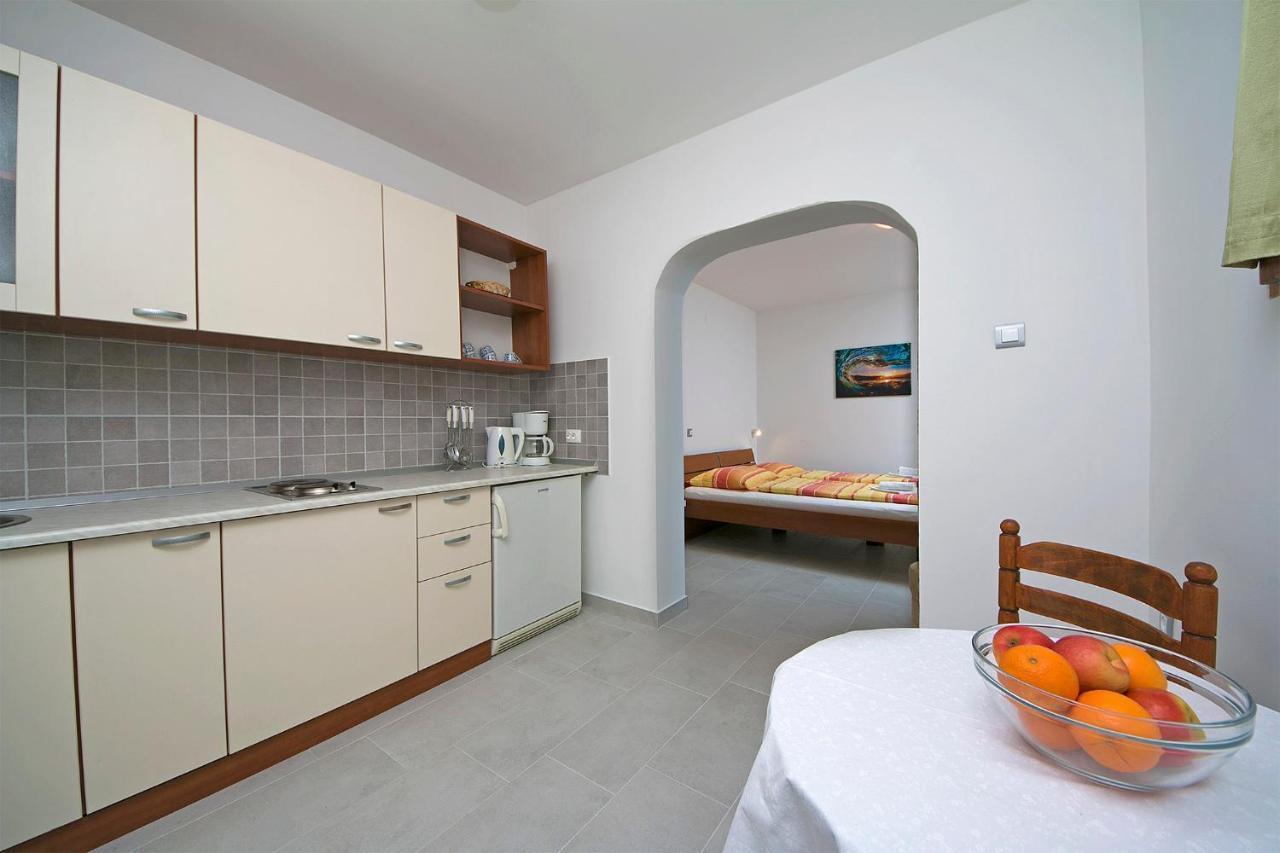 Adria Brela Apartments Экстерьер фото