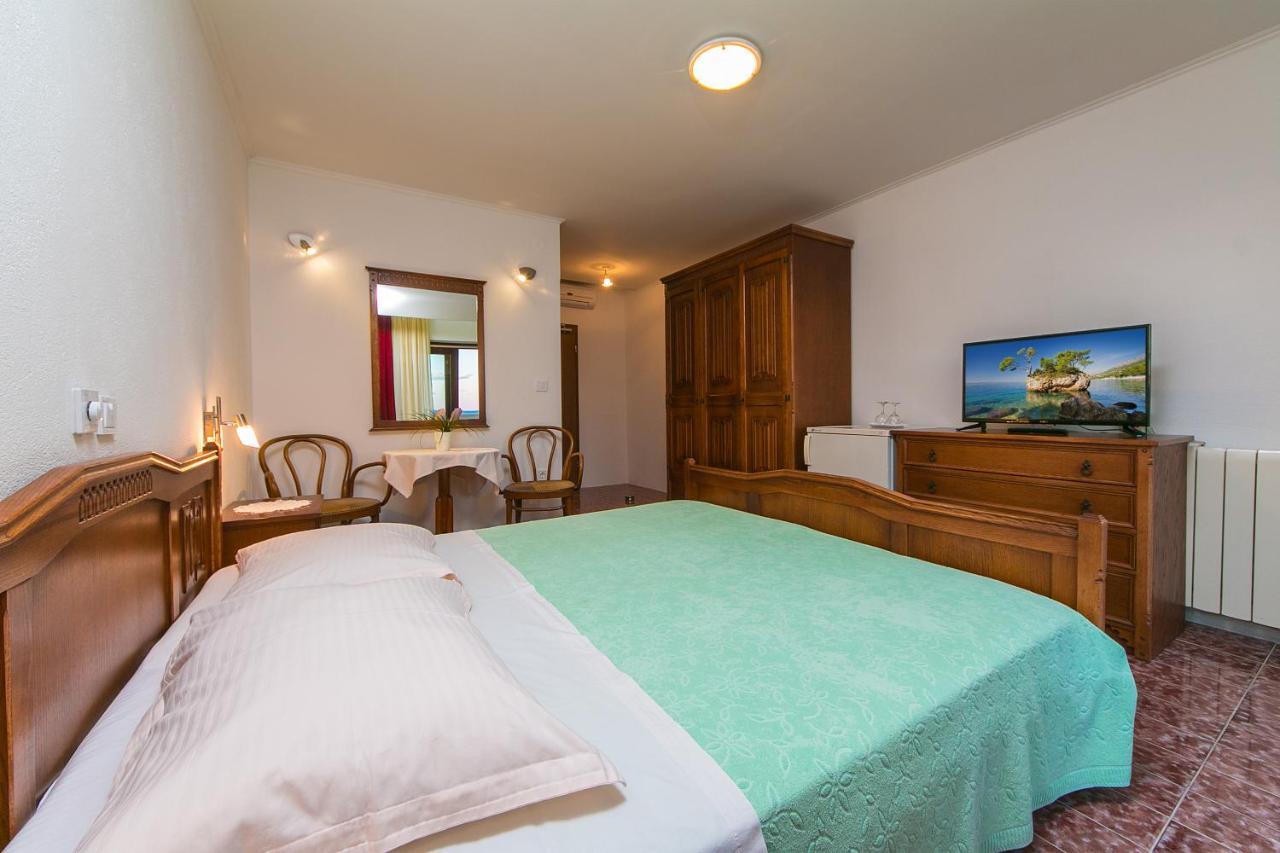 Adria Brela Apartments Экстерьер фото