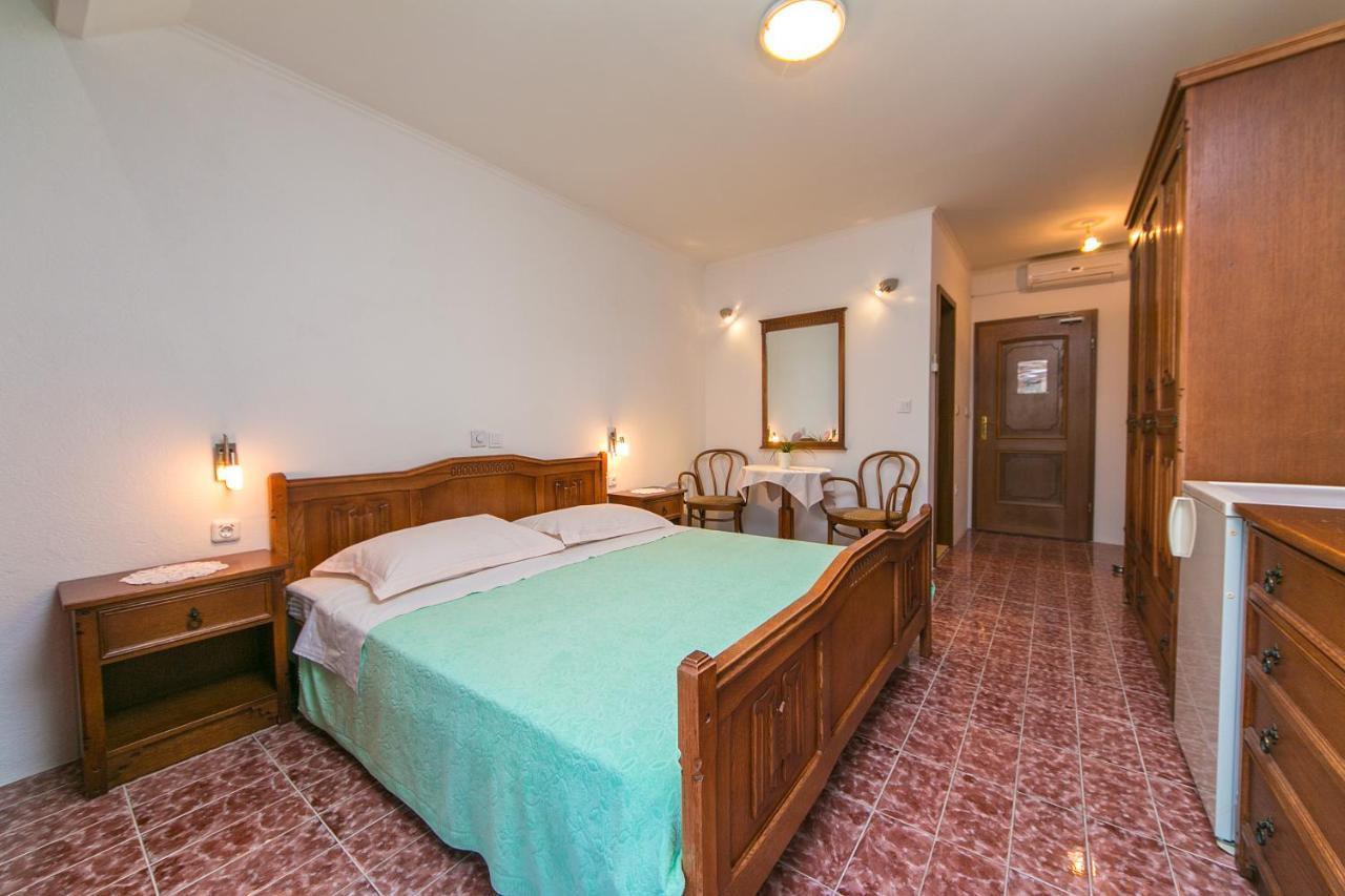 Adria Brela Apartments Экстерьер фото