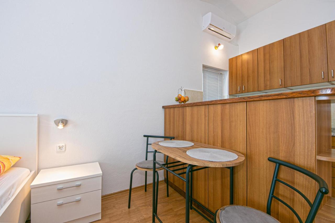 Adria Brela Apartments Экстерьер фото