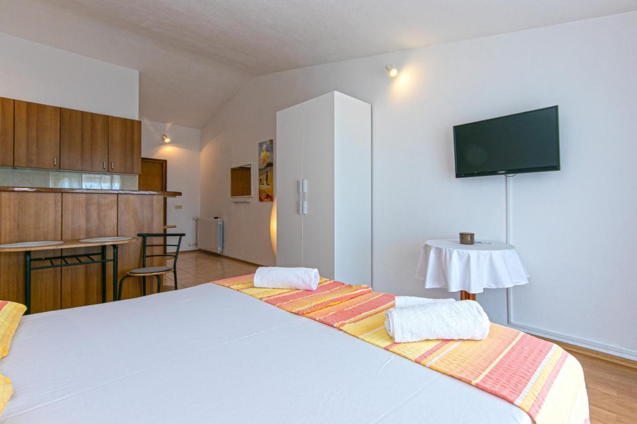 Adria Brela Apartments Экстерьер фото