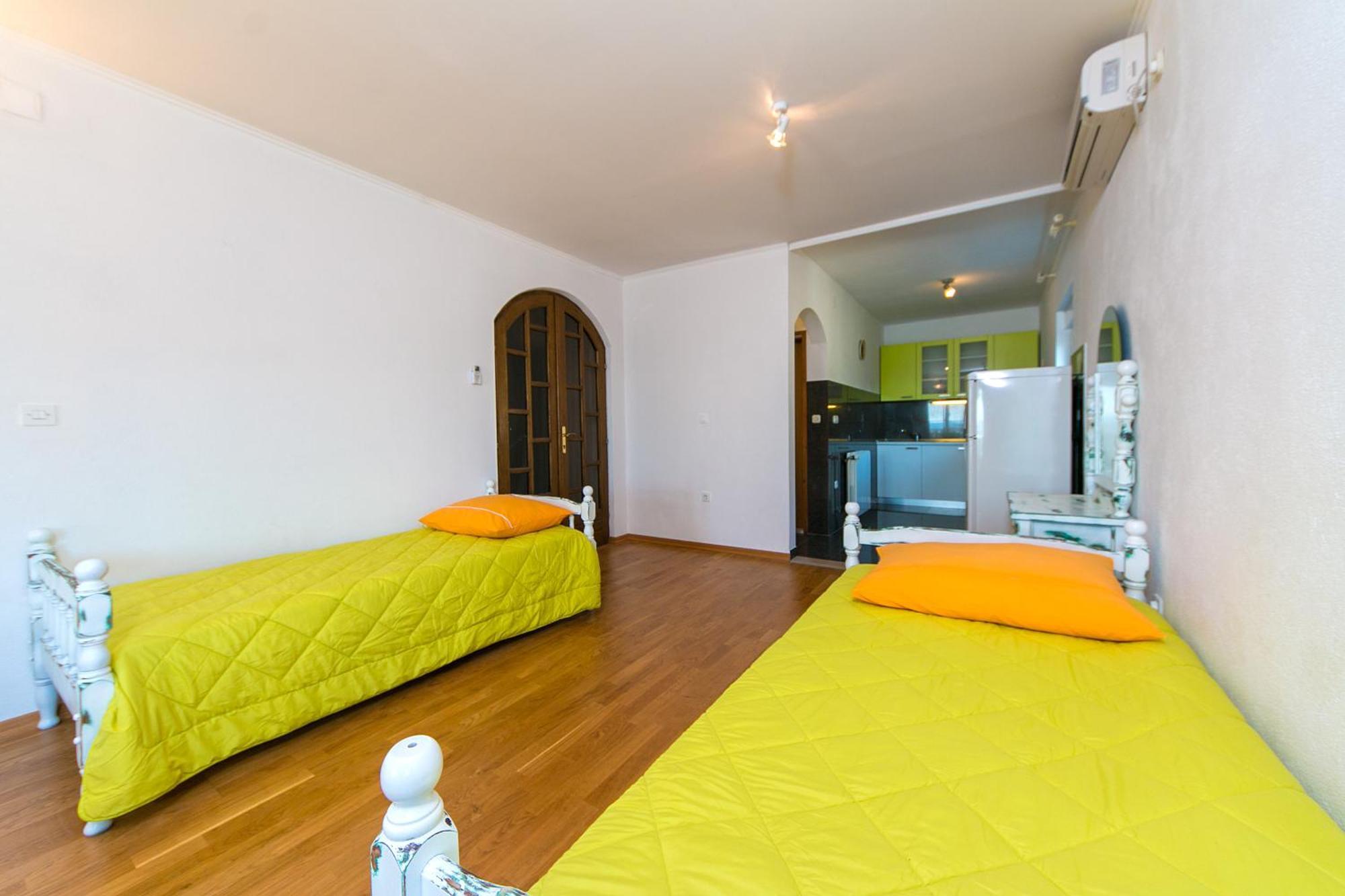 Adria Brela Apartments Номер фото