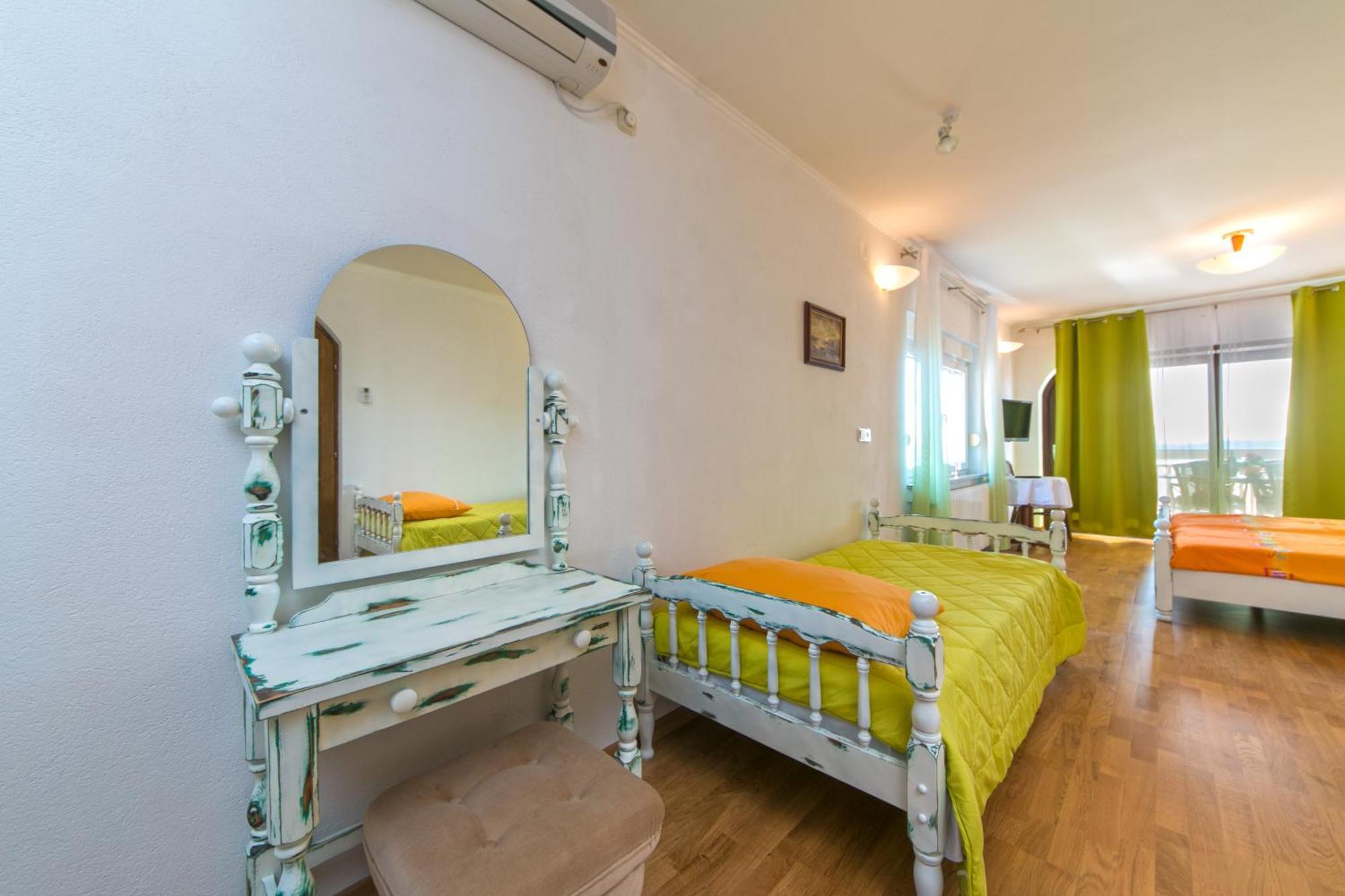 Adria Brela Apartments Номер фото