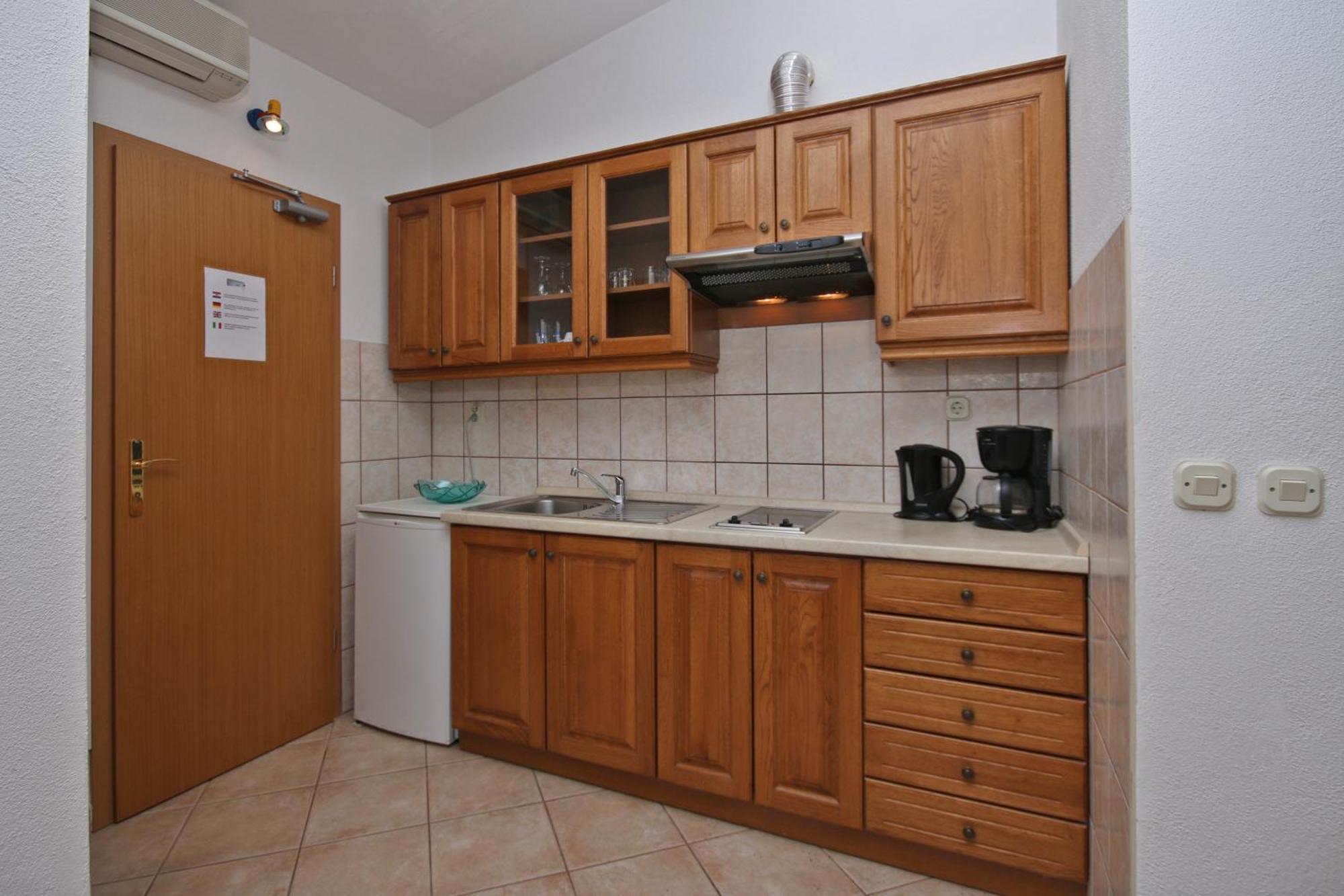 Adria Brela Apartments Номер фото